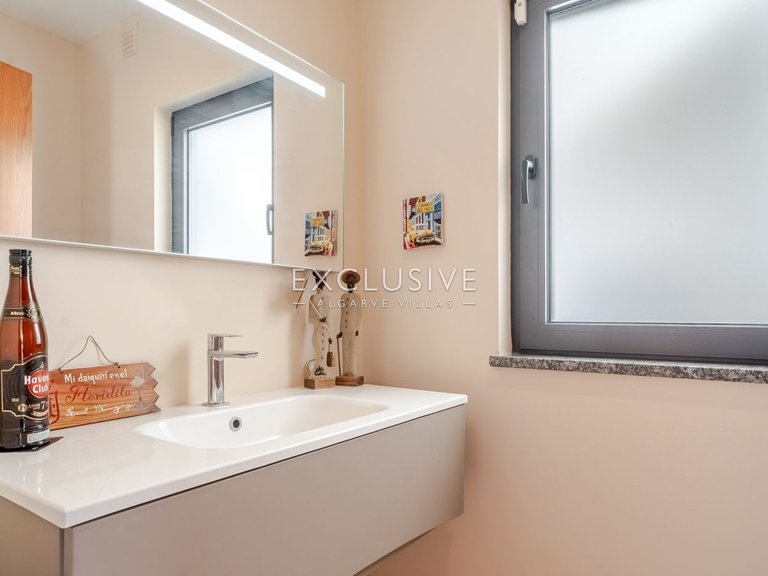 Villa for Sale in Carvoeiro, Algarve 20
