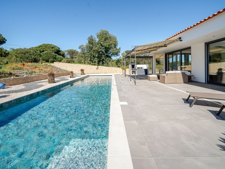 Villa for Sale in Carvoeiro, Algarve 18