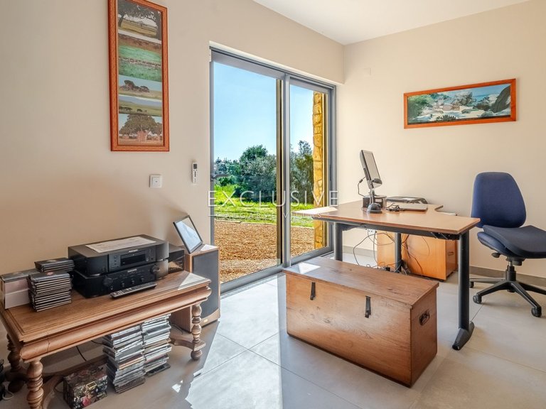 Villa for Sale in Carvoeiro, Algarve 21