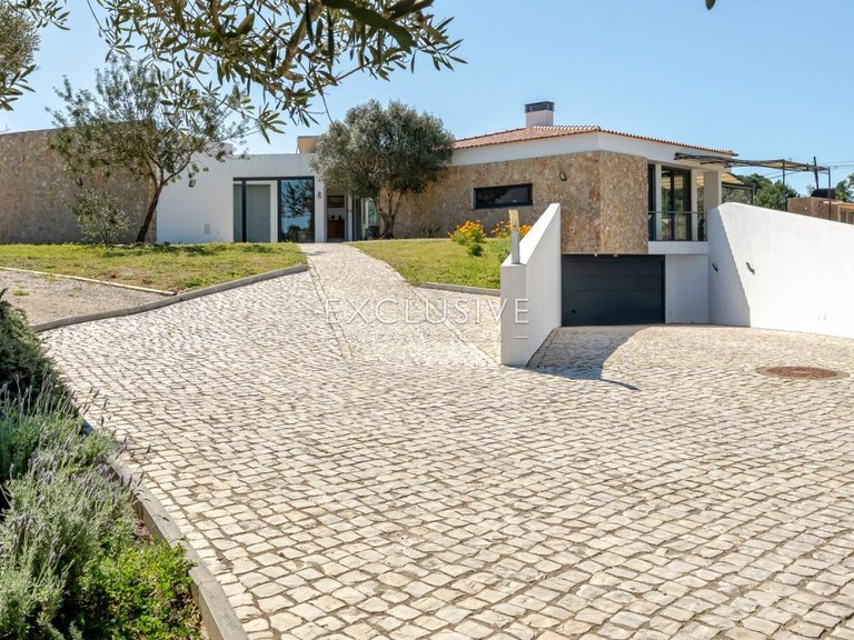Villa for Sale in Carvoeiro, Algarve 35