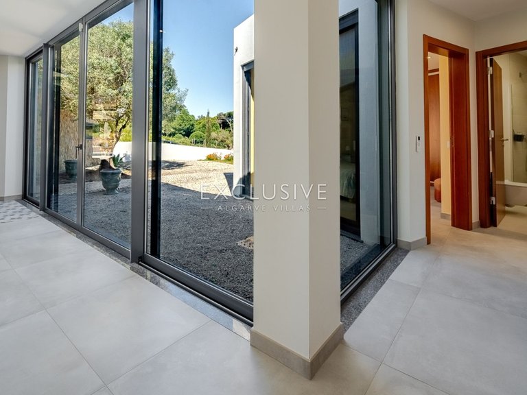 Villa for Sale in Carvoeiro, Algarve 22