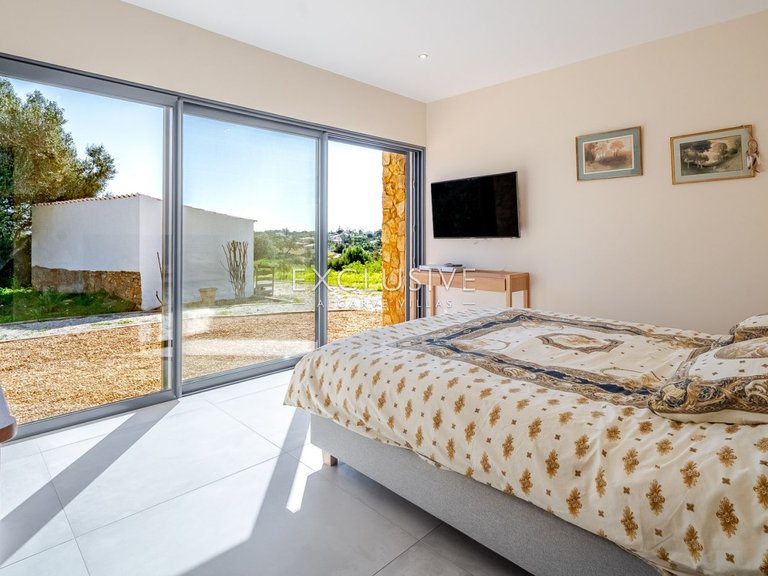 Villa for Sale in Carvoeiro, Algarve 33
