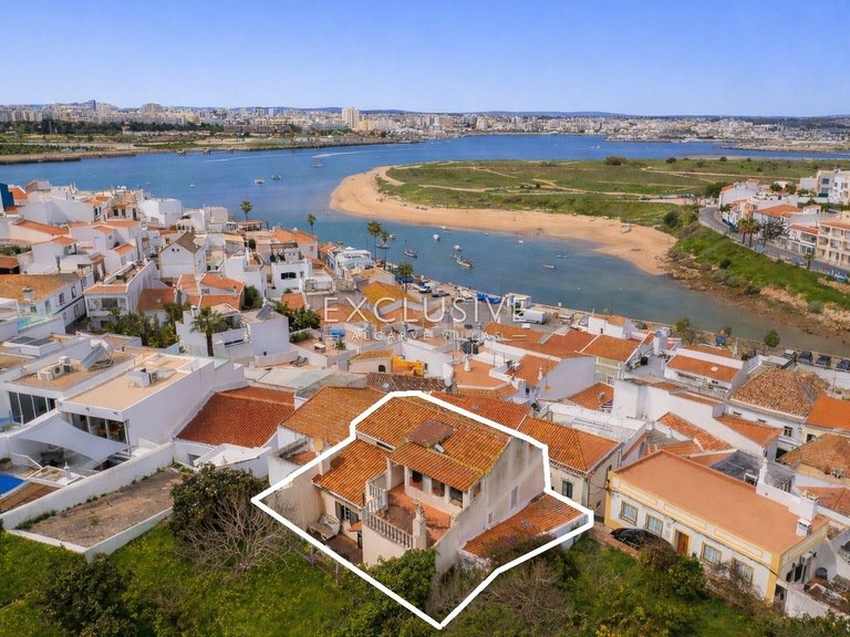 Villa for Sale in Ferragudo, Algarve 6