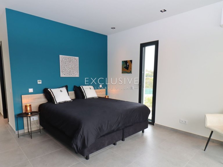 Villa for Sale in Carvoeiro, Algarve 6