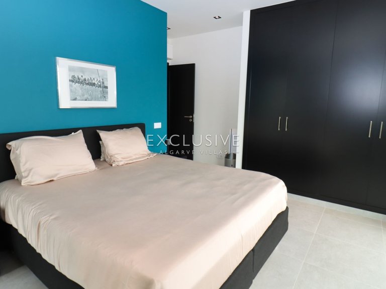 Villa for Sale in Carvoeiro, Algarve 12