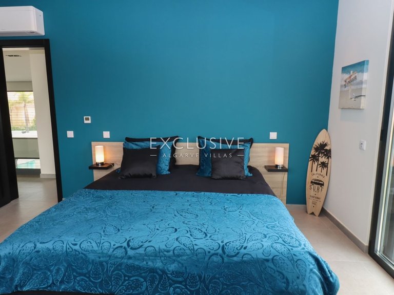 Villa for Sale in Carvoeiro, Algarve 10