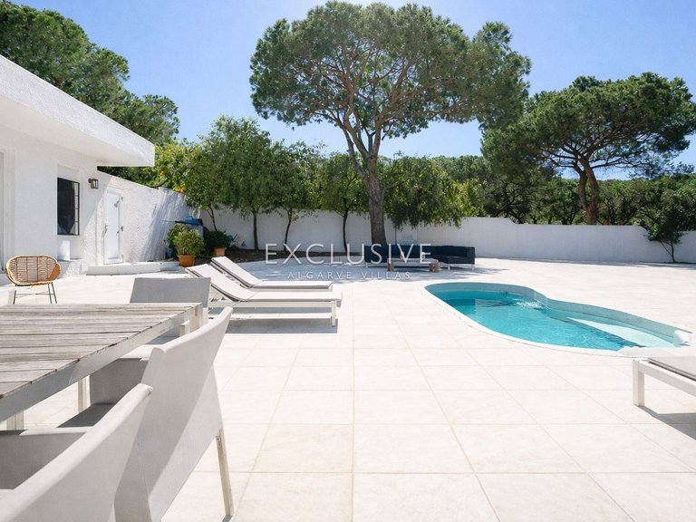 Villa for Sale in Quarteira, Algarve 12