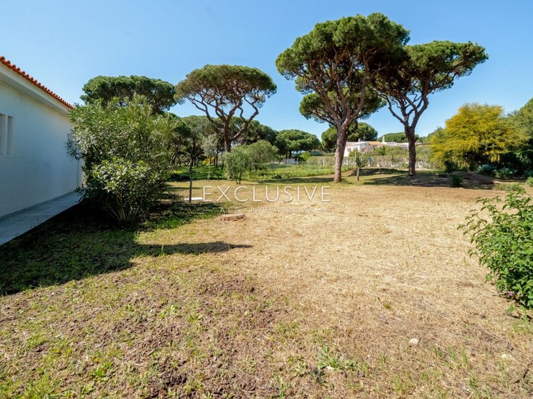 Villa for Sale in Quarteira, Algarve 26