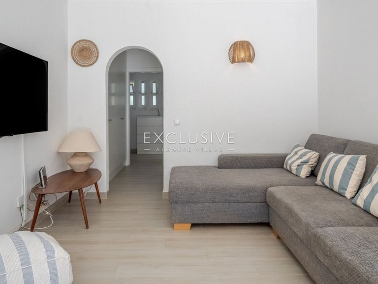 Villa for Sale in Quarteira, Algarve 6