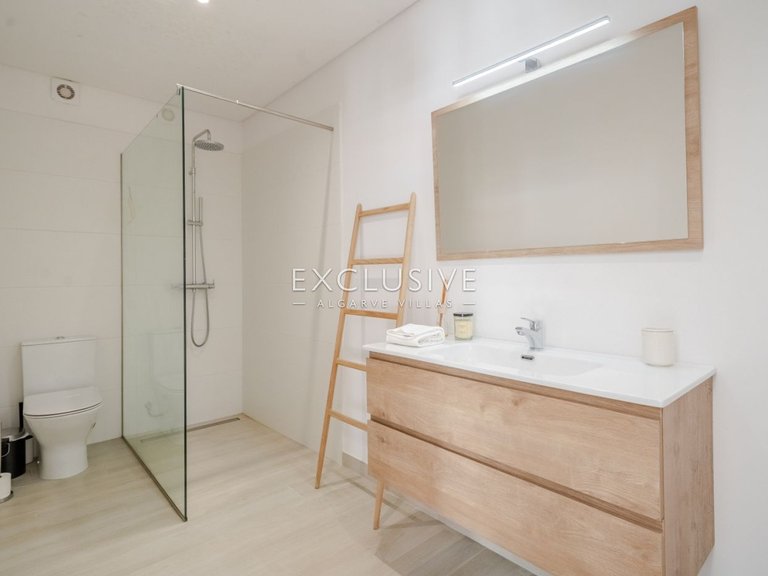 Villa for Sale in Quarteira, Algarve 14