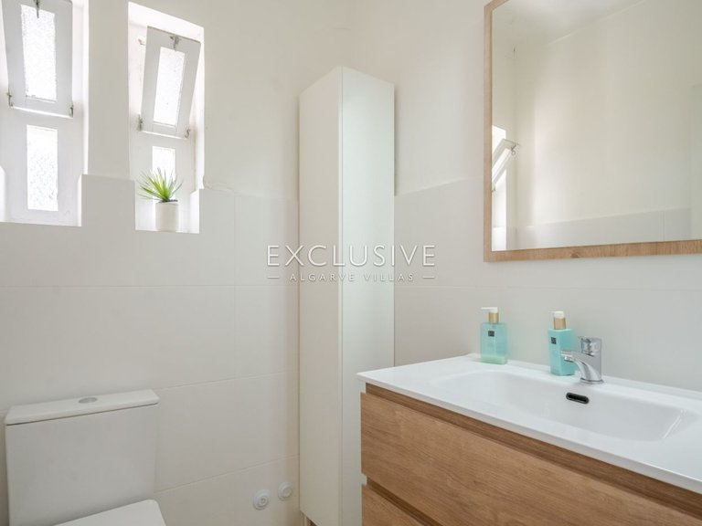 Villa for Sale in Quarteira, Algarve 18