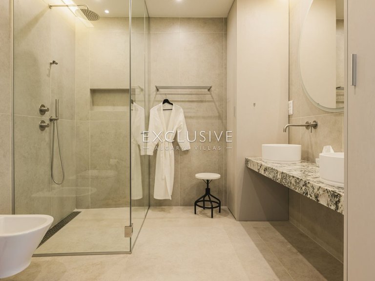 Villa for Sale in Lagos, Algarve 16