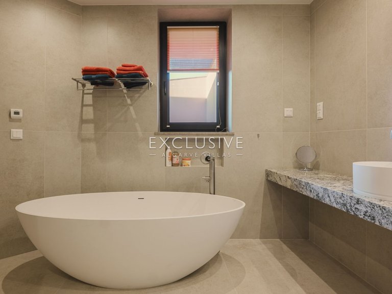 Villa for Sale in Lagos, Algarve 19