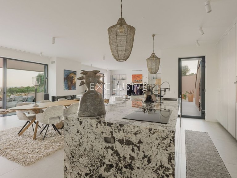 Villa for Sale in Lagos, Algarve 4