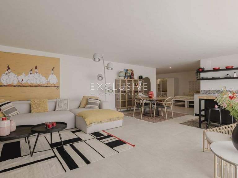 Villa for Sale in Lagos, Algarve 25