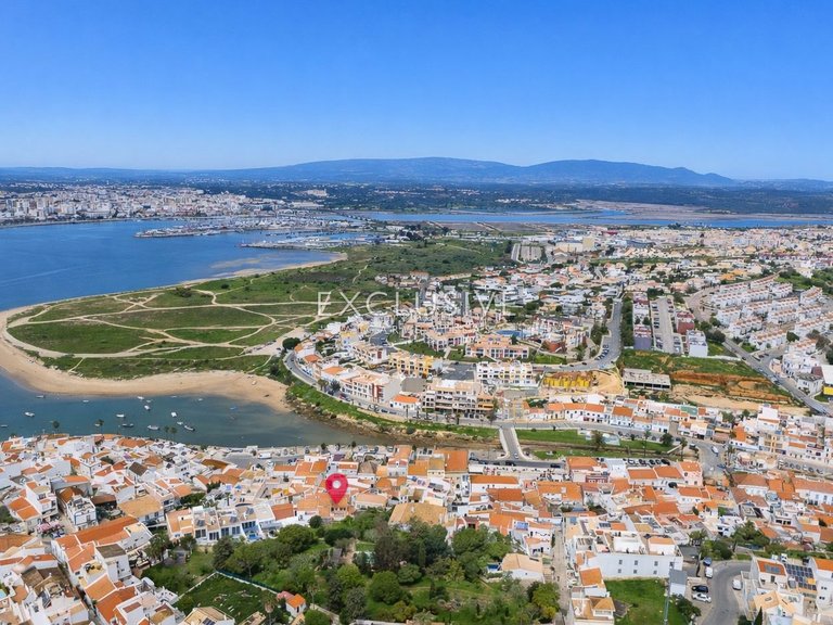 Villa for Sale in Ferragudo, Algarve 30