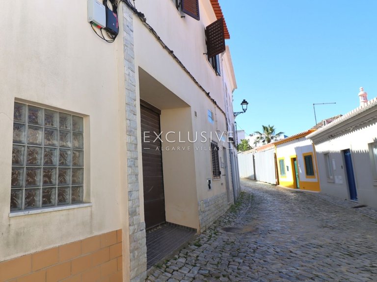 Villa for Sale in Ferragudo, Algarve 25