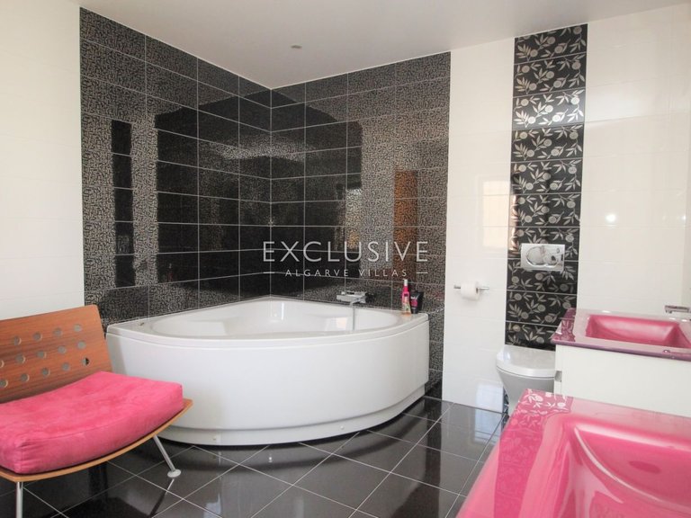 Villa for Sale in Lagos, Algarve 14