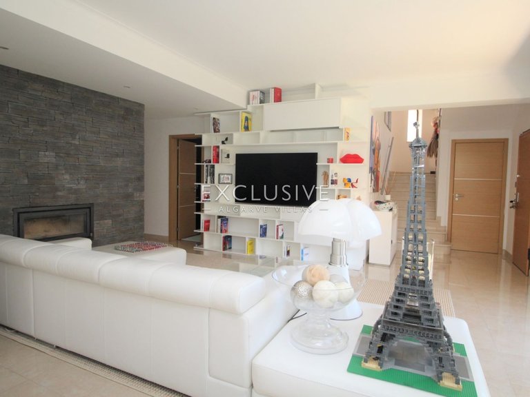 Villa for Sale in Lagos, Algarve 7