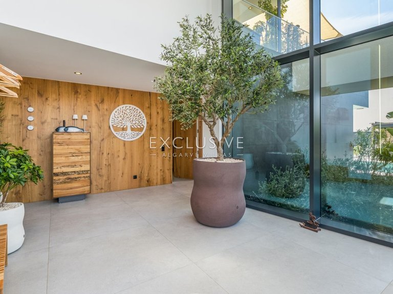 Villa for Sale in Lagos, Algarve 12