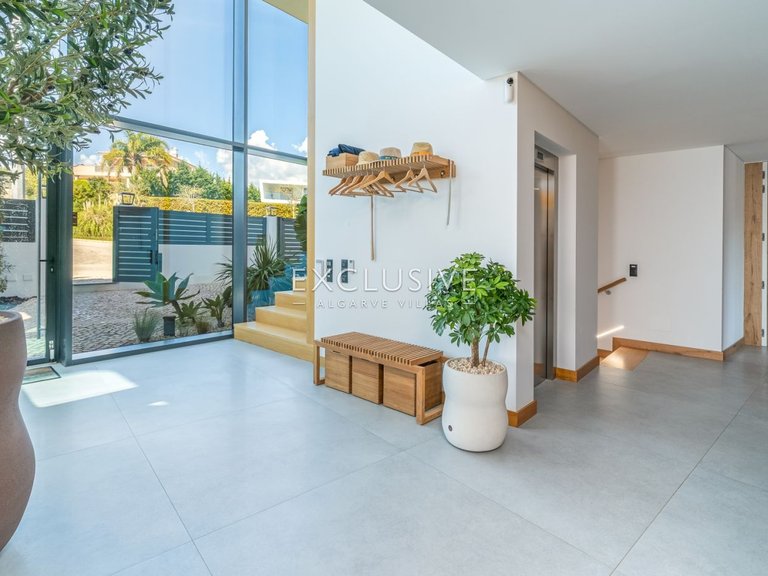 Villa for Sale in Lagos, Algarve 13