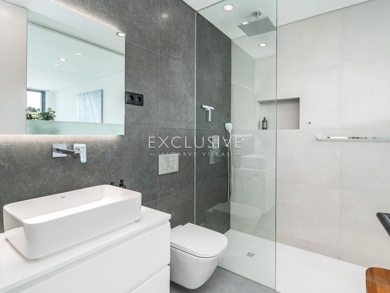 Villa for Sale in Lagos, Algarve 17