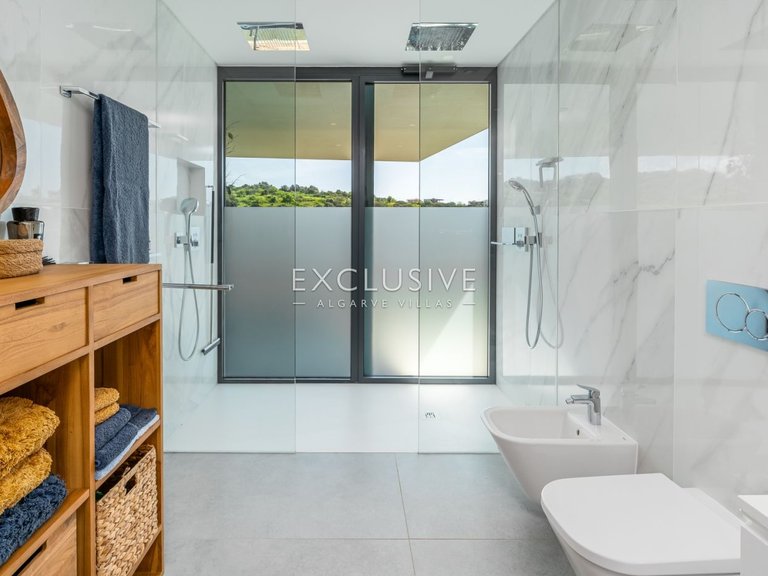 Villa for Sale in Lagos, Algarve 20