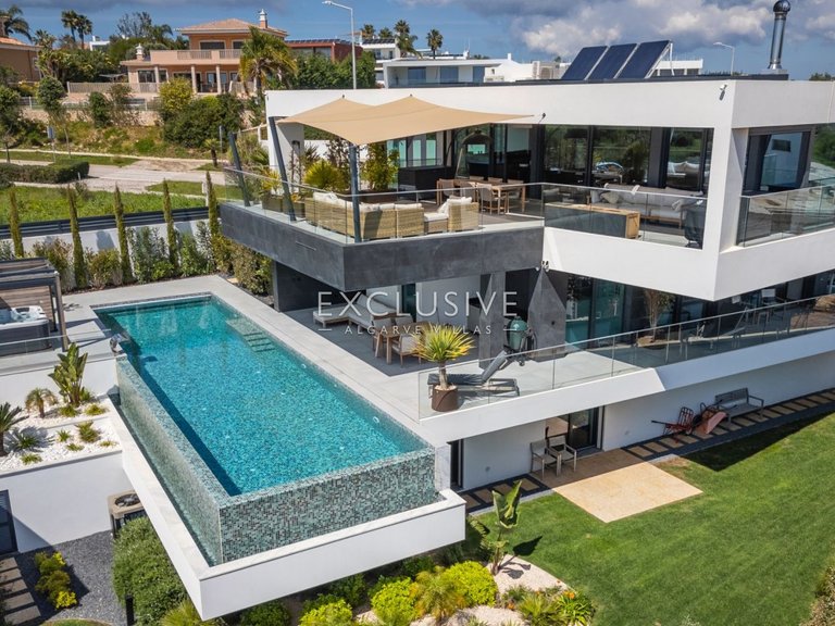 Villa for Sale in Lagos, Algarve 1