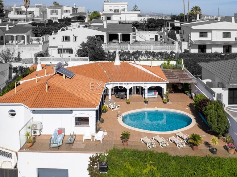 Villa for Sale in Albufeira, Algarve 4