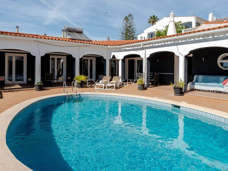Villa for Sale in Albufeira, Algarve 5