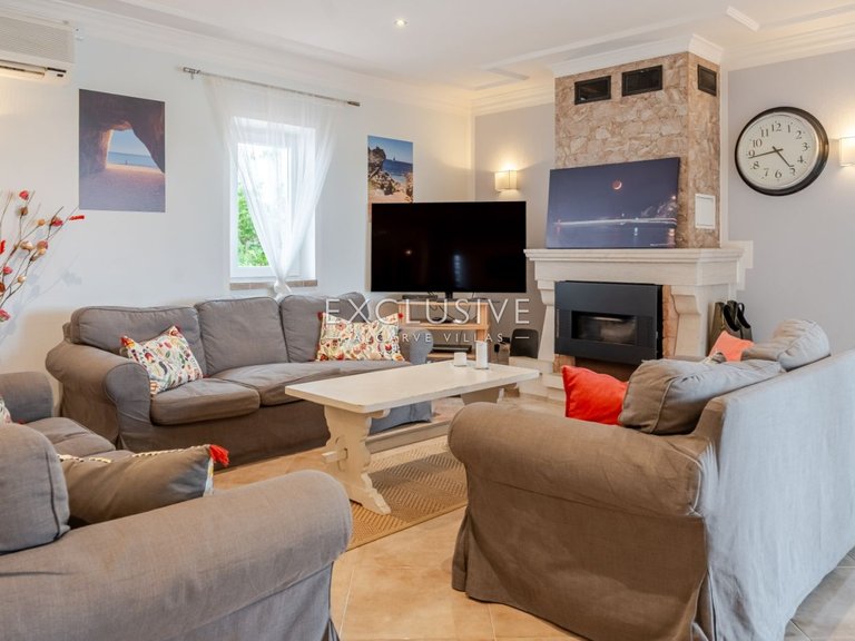 Villa for Sale in Albufeira, Algarve 18