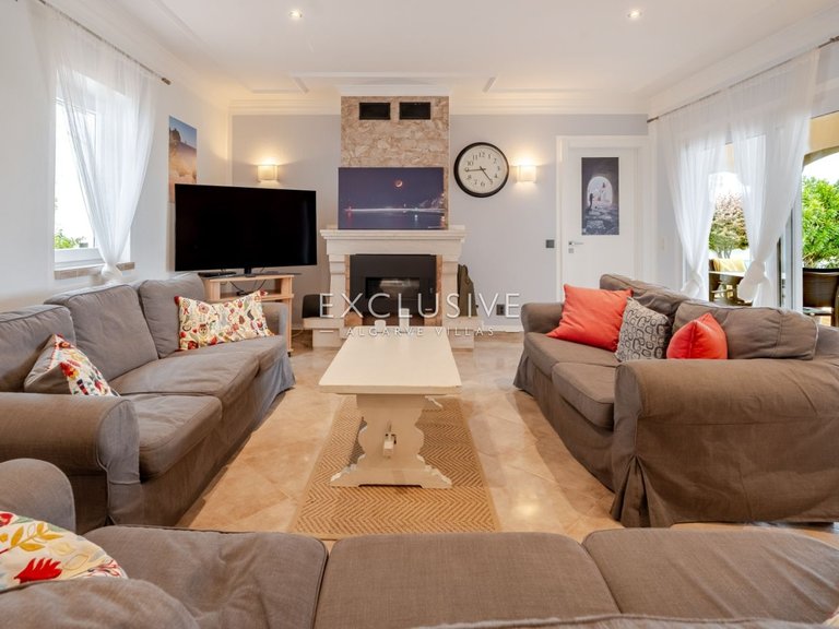 Villa for Sale in Albufeira, Algarve 17