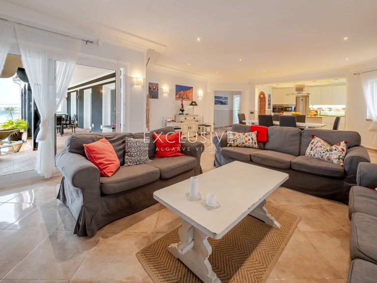 Villa for Sale in Albufeira, Algarve 19