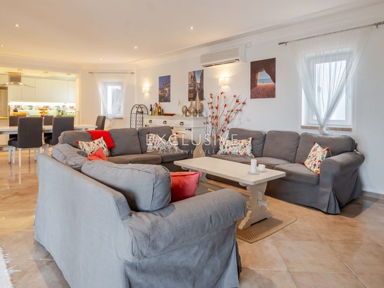Villa for Sale in Albufeira, Algarve 16