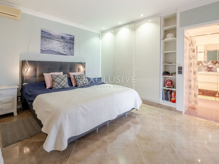 Villa for Sale in Albufeira, Algarve 23