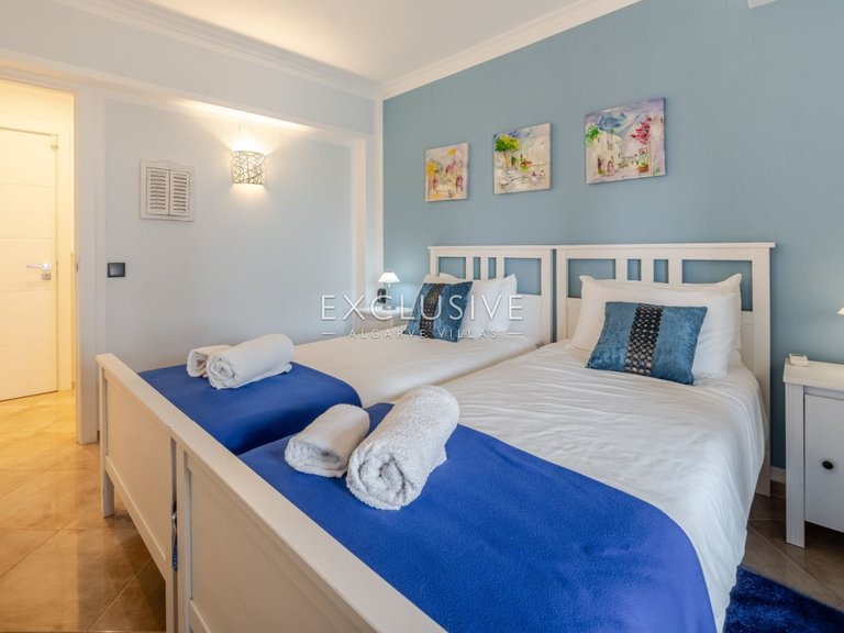 Villa for Sale in Albufeira, Algarve 31