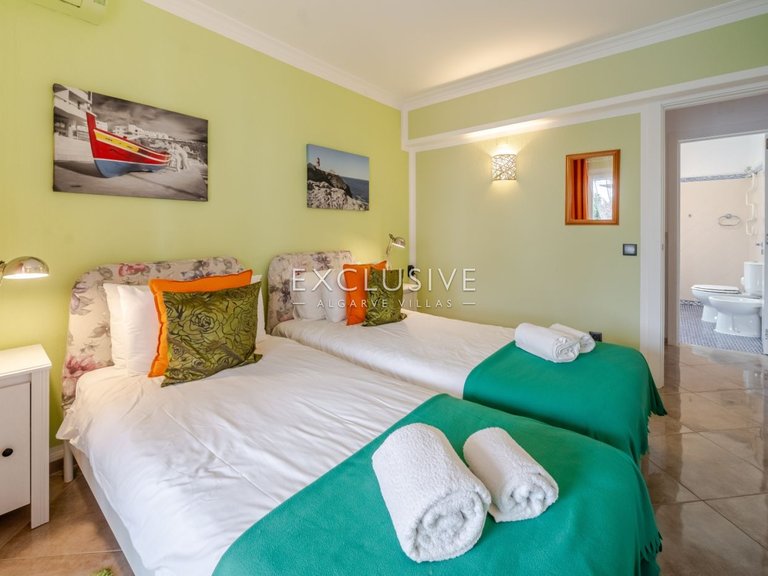 Villa for Sale in Albufeira, Algarve 35