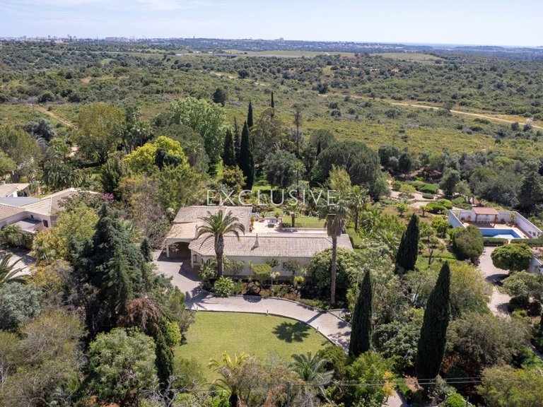 Villa for Sale in PortimÃo, Algarve 30