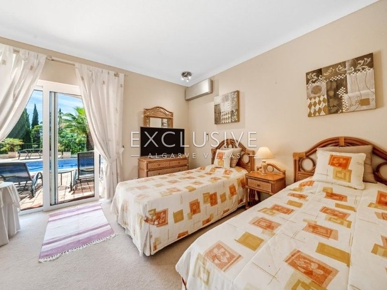 Villa for Sale in PortimÃo, Algarve 16
