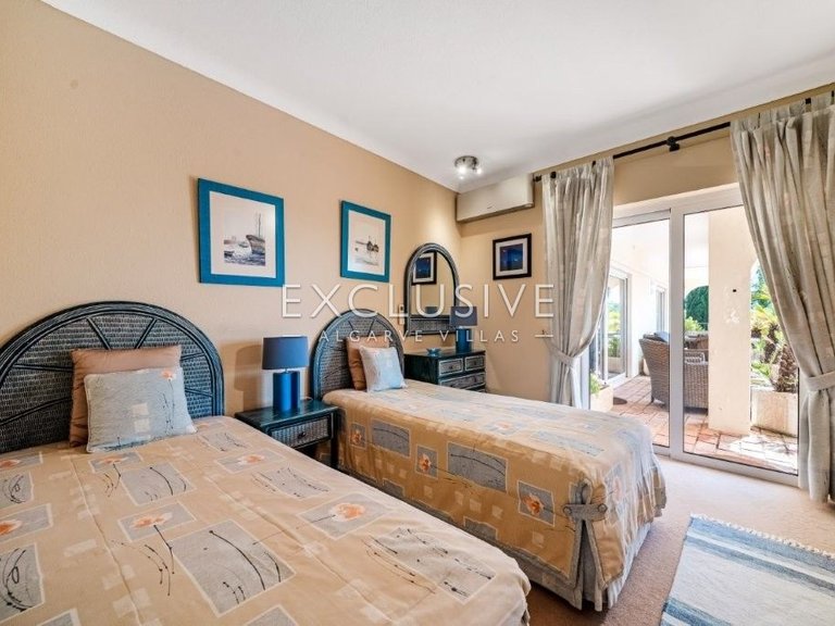 Villa for Sale in PortimÃo, Algarve 18
