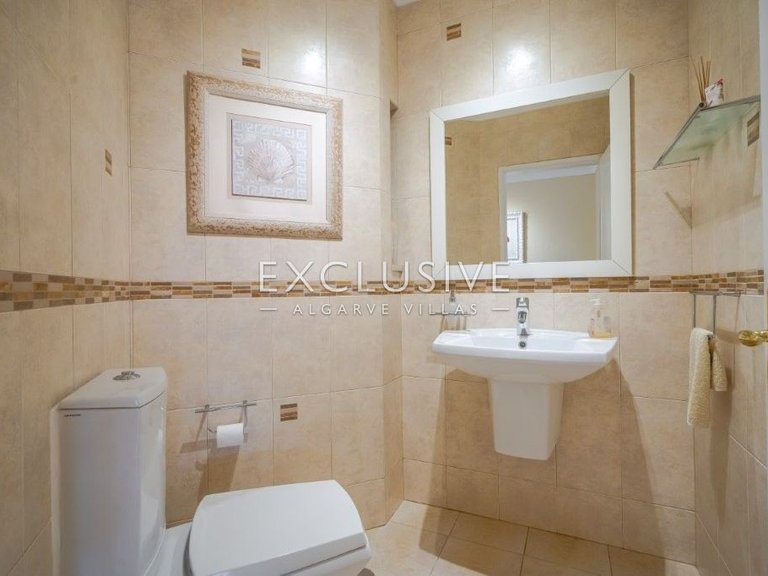 Villa for Sale in PortimÃo, Algarve 23