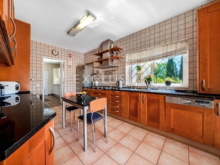 Villa for Sale in PortimÃo, Algarve 7