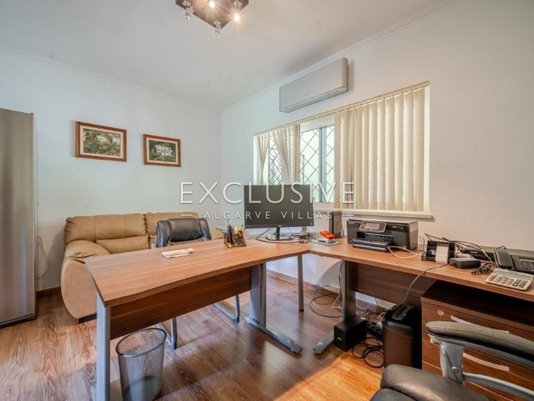 Villa for Sale in PortimÃo, Algarve 21