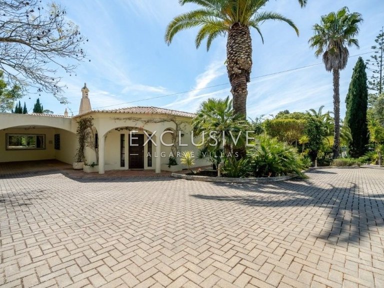 Villa for Sale in PortimÃo, Algarve 3