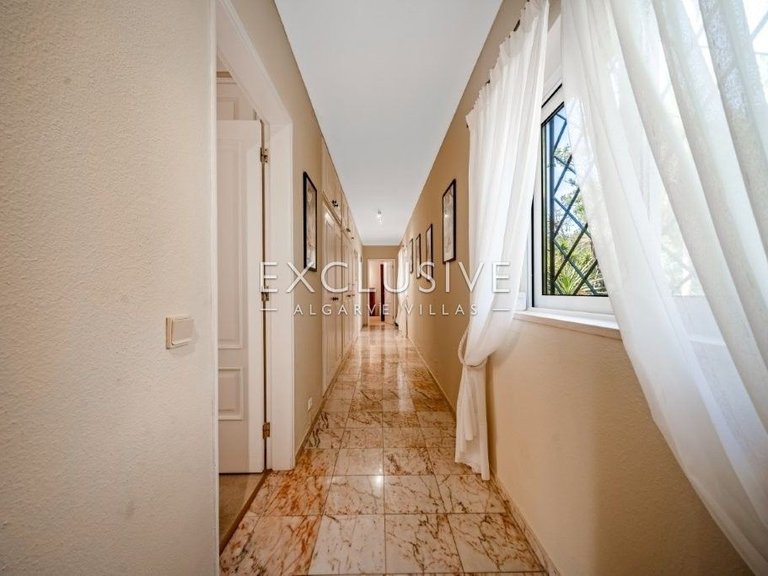 Villa for Sale in PortimÃo, Algarve 10