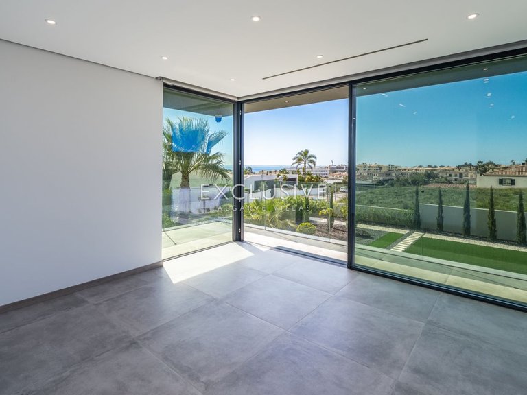 Villa for Sale in Lagos, Algarve 11