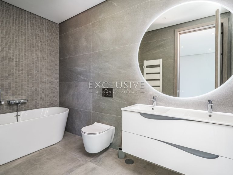 Villa for Sale in Lagos, Algarve 16