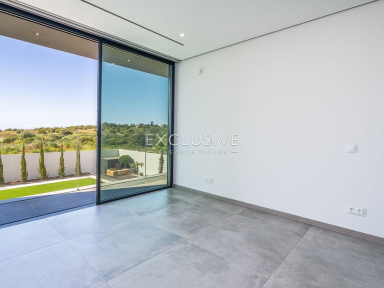 Villa for Sale in Lagos, Algarve 17