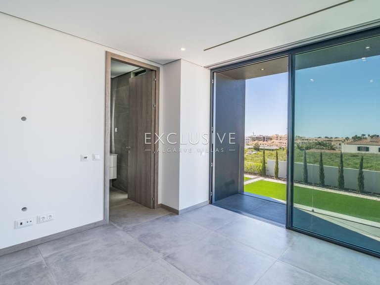 Villa for Sale in Lagos, Algarve 18