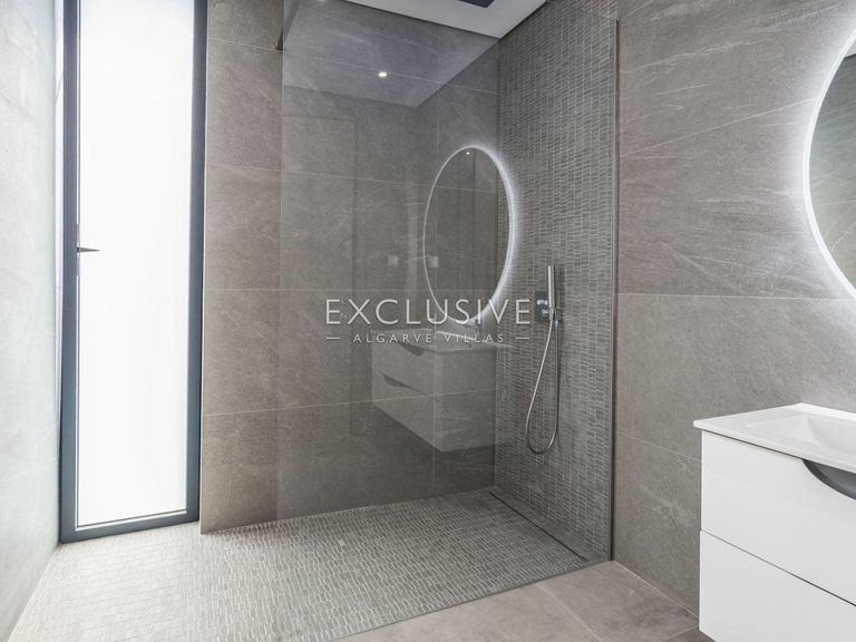 Villa for Sale in Lagos, Algarve 19